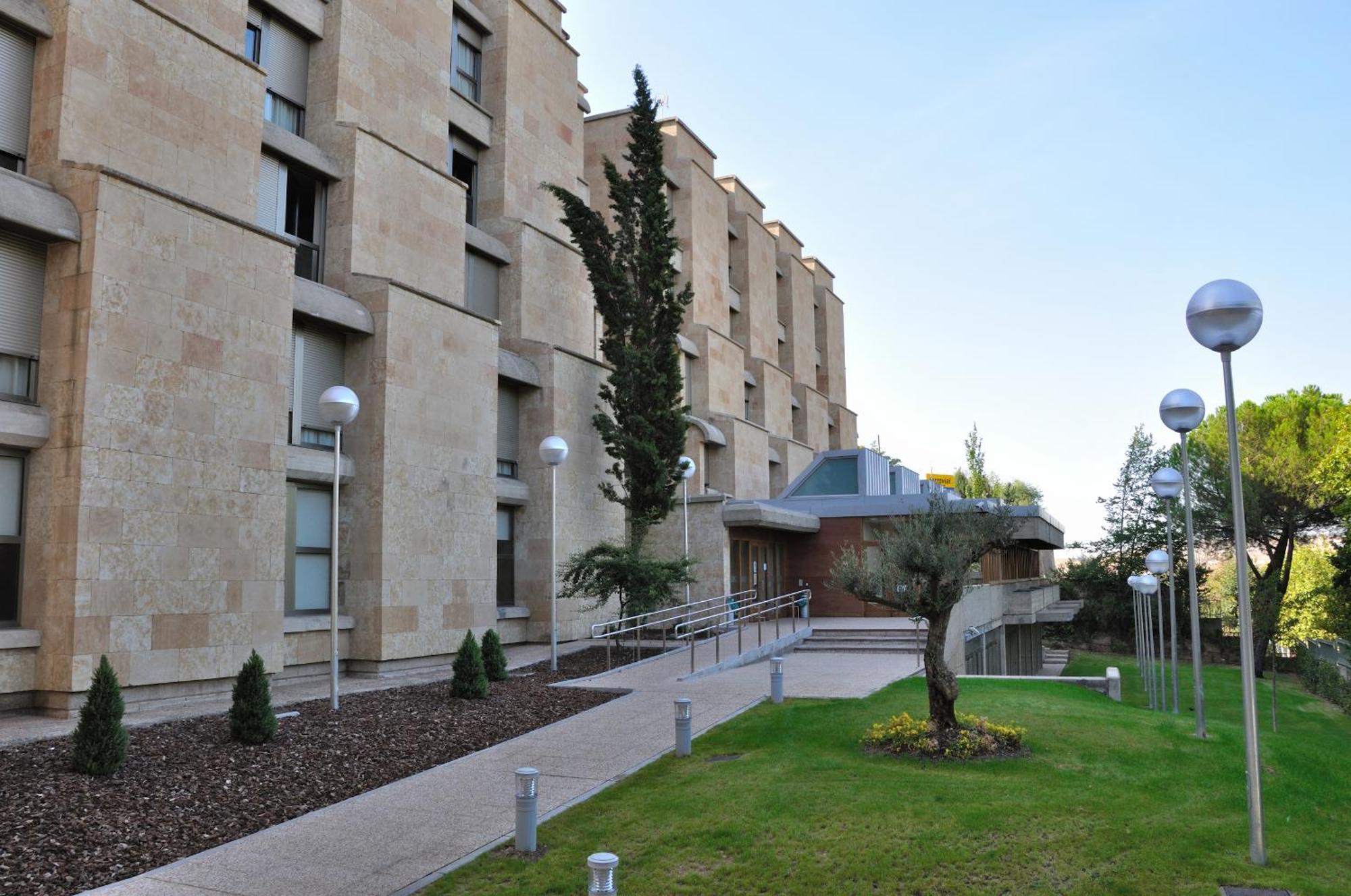 Residencia Universitaria Resa Hernan Cortes Salamanca Exterior photo
